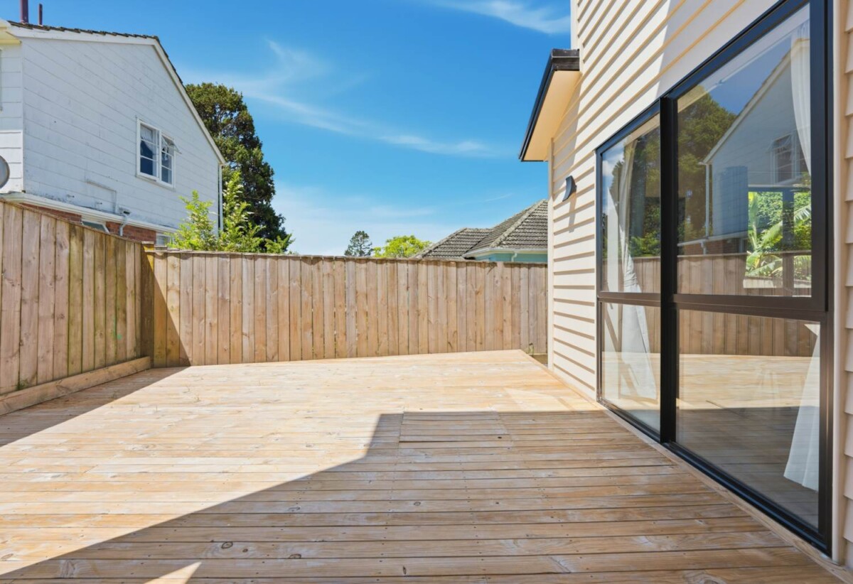 Mt Albert Grammar school zone, 4 beds house, close to St Lukes shopping centre, 44A Tasman Avenue, Mt Albert, Auckland