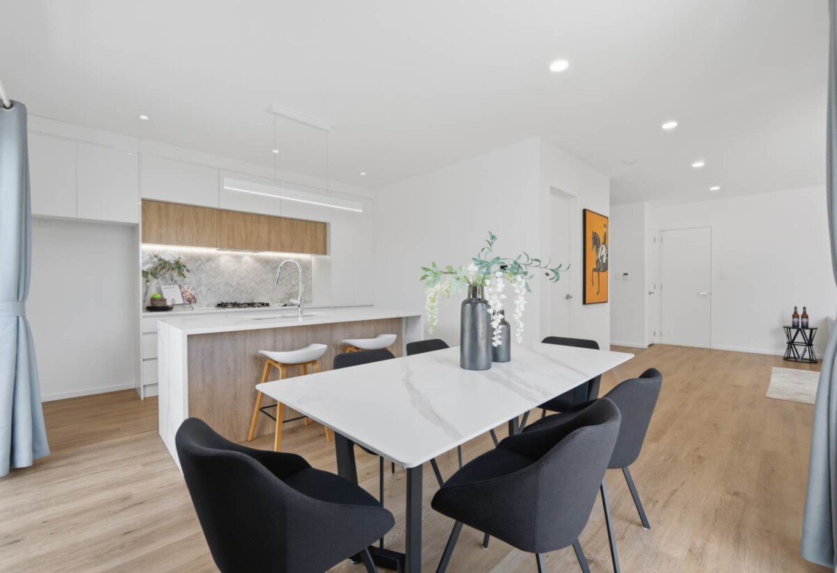 Mt Albert Grammar school zone, 4 beds house, close to St Lukes shopping centre, 44A Tasman Avenue, Mt Albert, Auckland