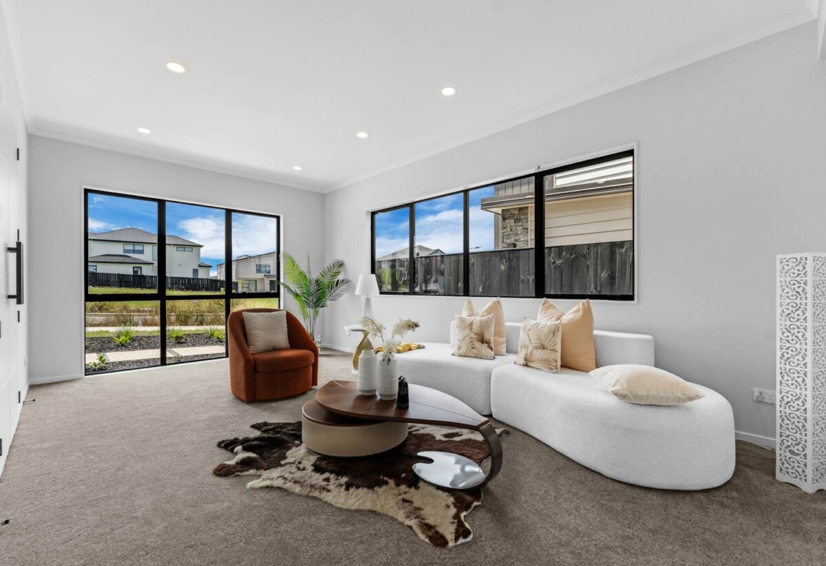 Brandnew 6 beds 5.5 baths house on 415m² section, kitchen + legal kitchenette, with 2 beds granny, 4 Ivy Lane, Karaka, Auckland