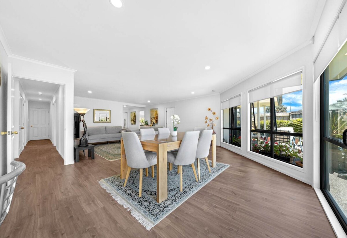 Zoned for Botany Secondary College, Sancta Maria College, 4 beds house on 608m² section, 4 Attymon Lane, East Tamaki, Auckland