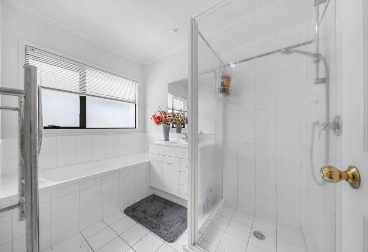 Zoned for Botany Secondary College, Sancta Maria College, 4 beds house on 608m² section, 4 Attymon Lane, East Tamaki, Auckland