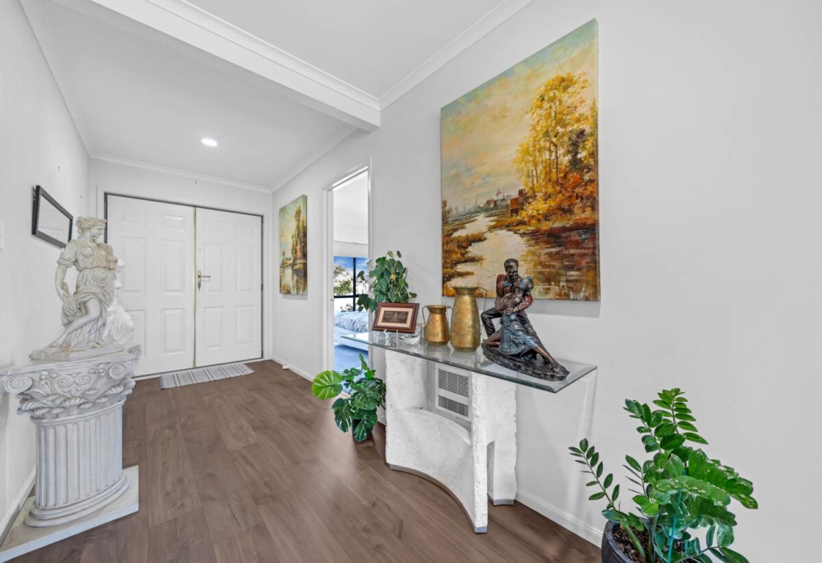 Zoned for Botany Secondary College, Sancta Maria College, 4 beds house on 608m² section, 4 Attymon Lane, East Tamaki, Auckland