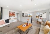 Move-In Ready, close to Wattle Downs Golf & Country Club,, Renovated 4 beds house on 619m² section, Main 3-bed home + separate 1-bed 1 bath dwelling., 166 Carnoustie Drive, Wattle Downs, Auckland