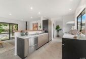 Move-In Ready, close to Wattle Downs Golf & Country Club,, Renovated 4 beds house on 619m² section, Main 3-bed home + separate 1-bed 1 bath dwelling., 166 Carnoustie Drive, Wattle Downs, Auckland