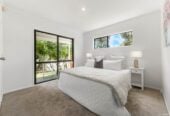 Move-In Ready, close to Wattle Downs Golf & Country Club,, Renovated 4 beds house on 619m² section, Main 3-bed home + separate 1-bed 1 bath dwelling., 166 Carnoustie Drive, Wattle Downs, Auckland