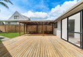 Move-In Ready, close to Wattle Downs Golf & Country Club,, Renovated 4 beds house on 619m² section, Main 3-bed home + separate 1-bed 1 bath dwelling., 166 Carnoustie Drive, Wattle Downs, Auckland
