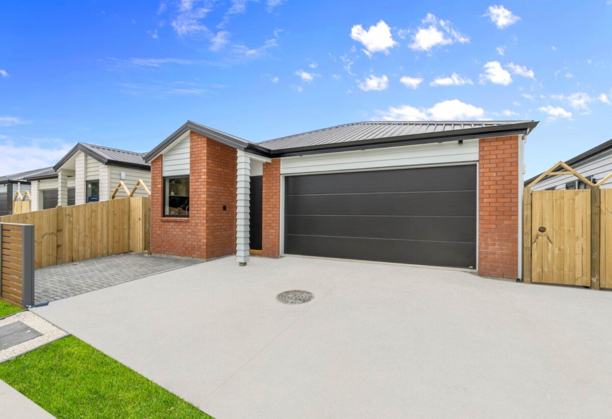 10-year building warranty, affordable brandnew 4 beds house on 327m2 section, close to schools, town centre, motorway access, 30 Furlough Road, Opaheke, Auckland