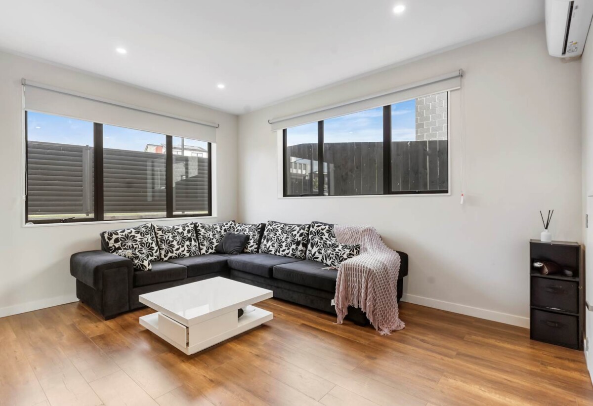 Urgent Sale Under Financial Pressure, 6 beds house (including 2 beds granny) 5.5 baths house on 403m² section, 128 Argento Avenue, Flat Bush, Auckland