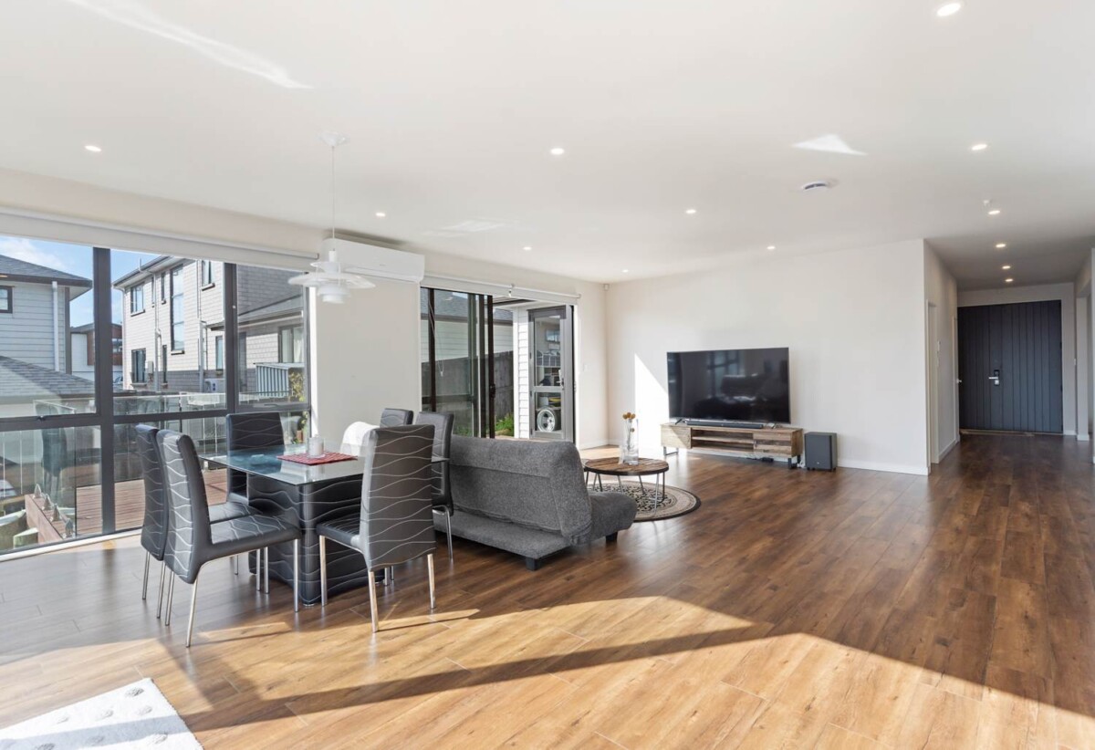 Urgent Sale Under Financial Pressure, 6 beds house (including 2 beds granny) 5.5 baths house on 403m² section, 128 Argento Avenue, Flat Bush, Auckland