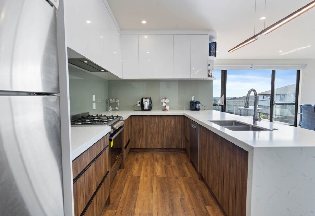 Urgent Sale Under Financial Pressure, 6 beds house (including 2 beds granny) 5.5 baths house on 403m² section, 128 Argento Avenue, Flat Bush, Auckland