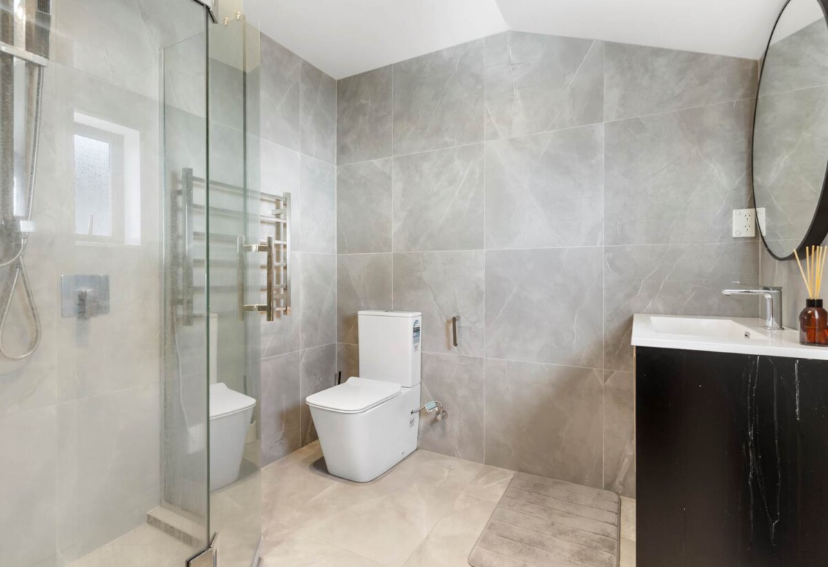 Urgent Sale Under Financial Pressure, 6 beds house (including 2 beds granny) 5.5 baths house on 403m² section, 128 Argento Avenue, Flat Bush, Auckland