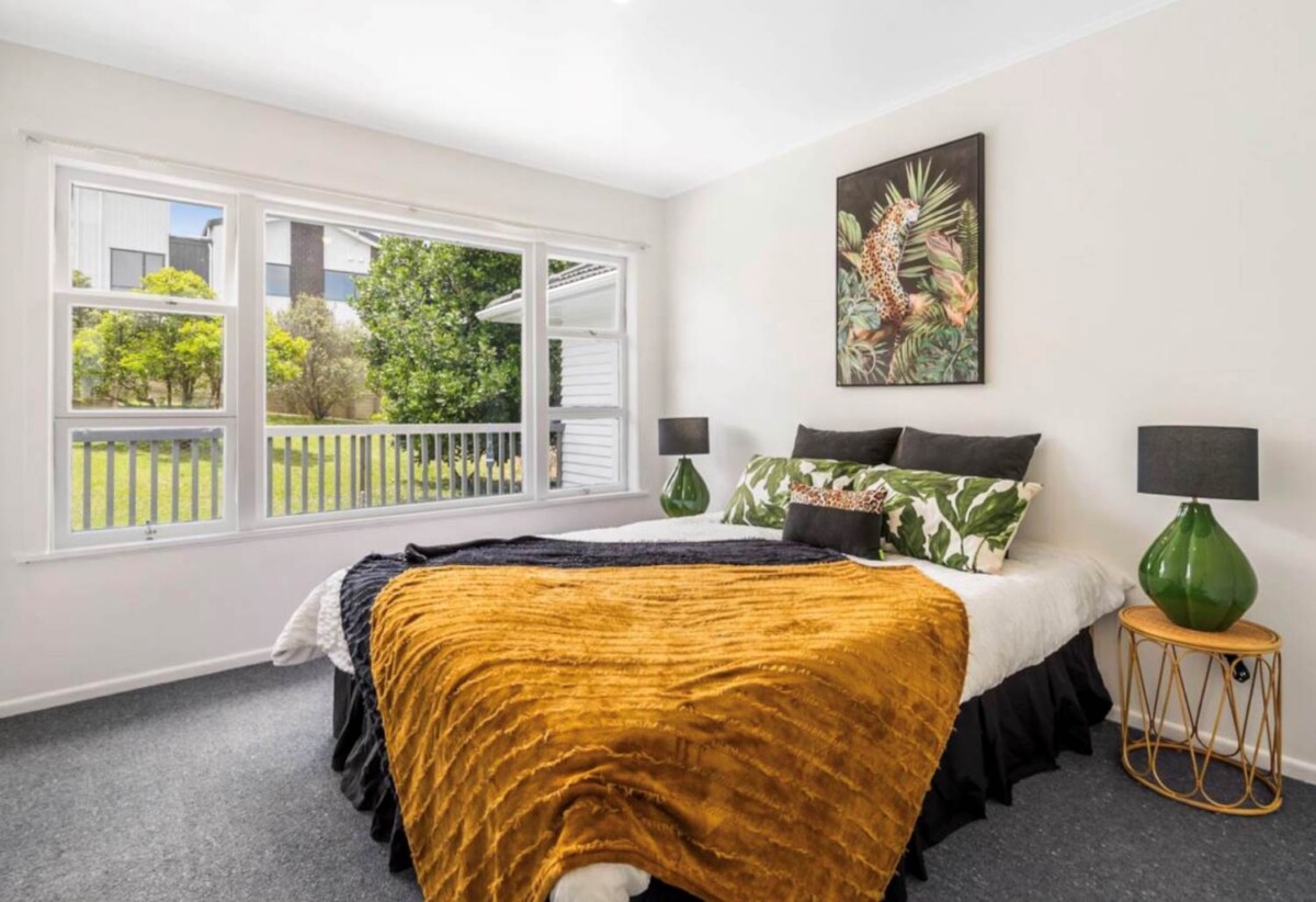 3 beds house on 491m² section, RC in progress – settle with RC, (Duplex – 75sqm | 2 Bed, 1.5Bath, 1 study 1 Carpark, Standalone – 101sqm | 3 Bed, 2 Bath, 1 Garage), 16 Graham Bell Avenue, Mt Roskill, Auckland