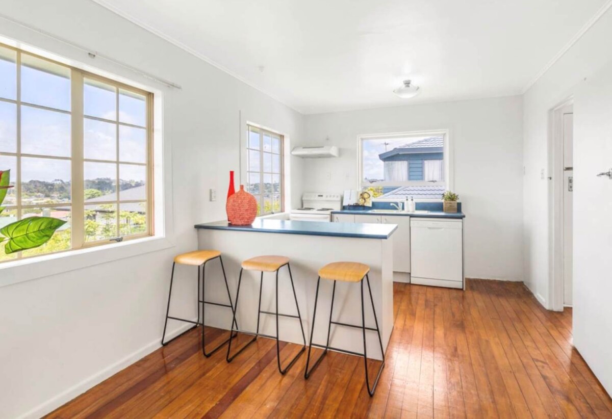 3 beds house on 491m² section, RC in progress – settle with RC, (Duplex – 75sqm | 2 Bed, 1.5Bath, 1 study 1 Carpark, Standalone – 101sqm | 3 Bed, 2 Bath, 1 Garage), 16 Graham Bell Avenue, Mt Roskill, Auckland