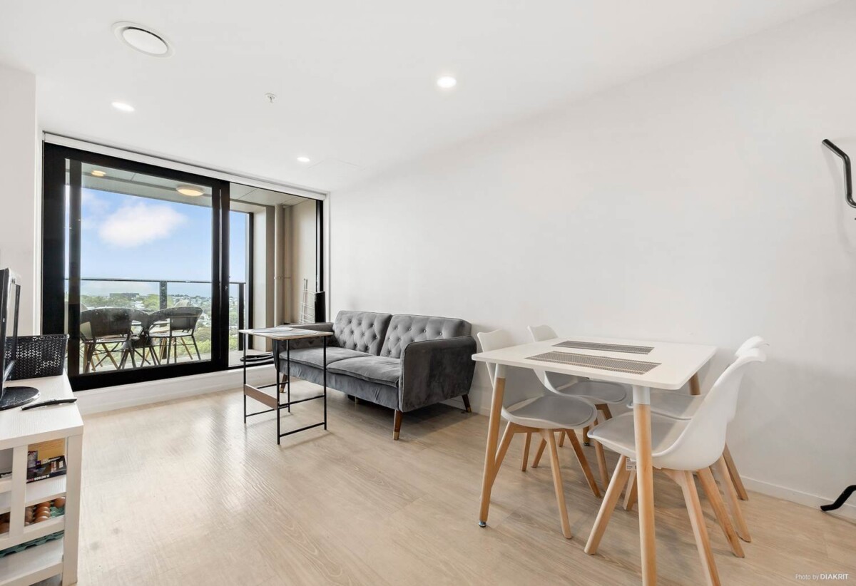 Urgent Sale! Oversea Vendor Wants its SOLD, Auckland Girls’ Grammar School zone, Freehold 2 beds 1 bath apartment, 1105/15 Union Street, City Centre, Auckland
