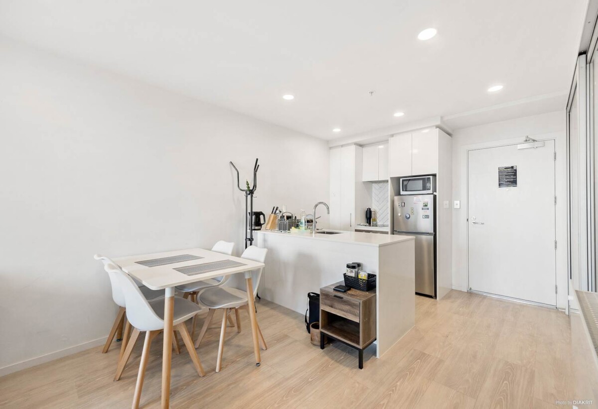 Urgent Sale! Oversea Vendor Wants its SOLD, Auckland Girls’ Grammar School zone, Freehold 2 beds 1 bath apartment, 1105/15 Union Street, City Centre, Auckland