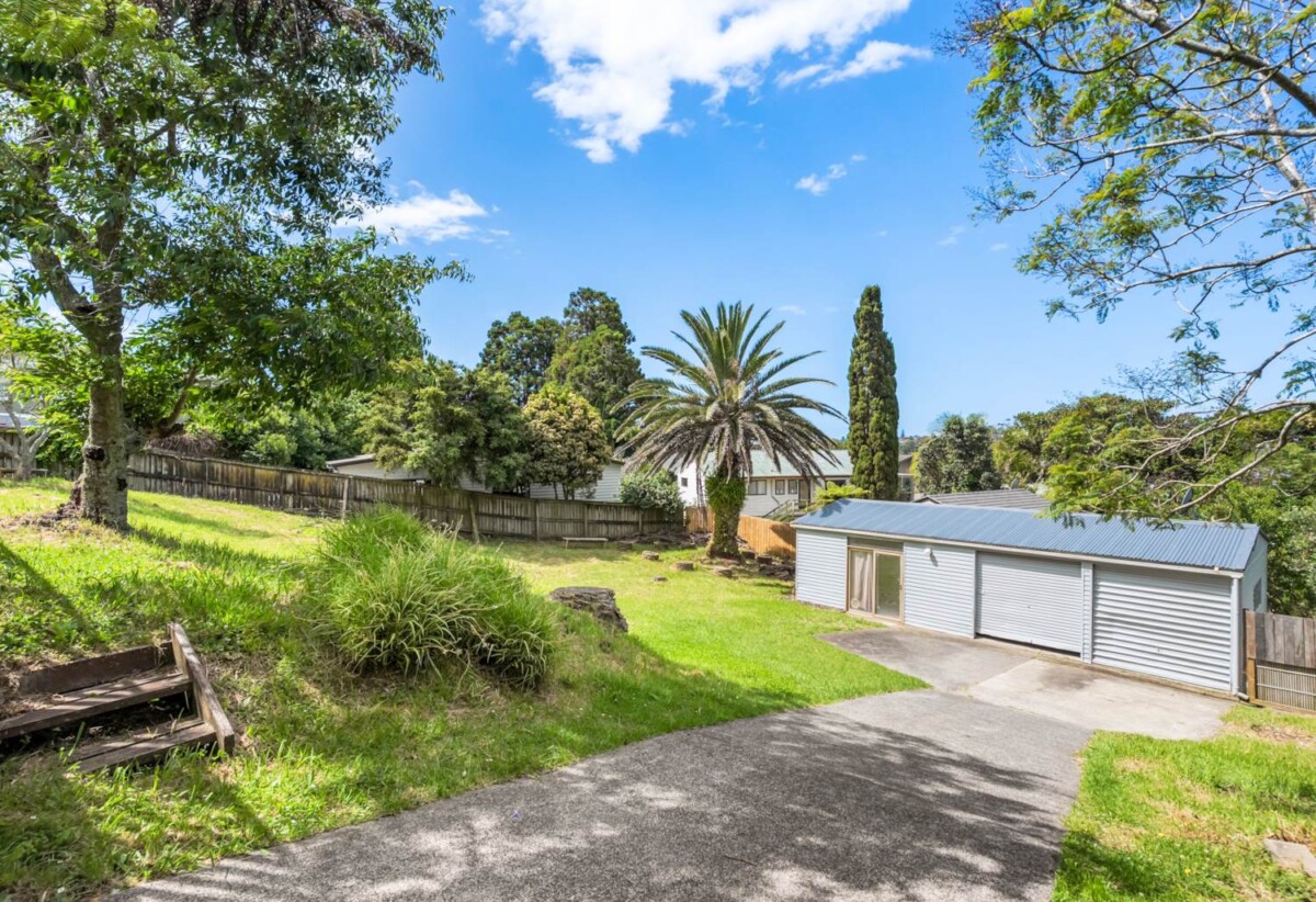 5 beds house on 1219m² land, walks to school and shops, 6 Beswick Place, Birkdale, Auckland