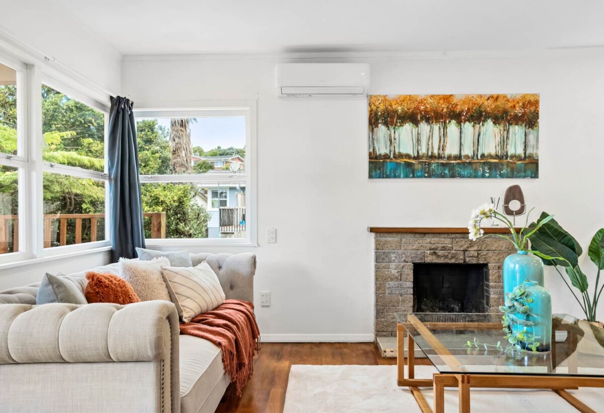 5 beds house on 1219m² land, walks to school and shops, 6 Beswick Place, Birkdale, Auckland