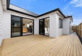 10-year Master Build Warranty, 4 beds house, 2 master suites 2 kitchens, The front master suite features its own entrance , 12 Bannockburn Road, Papakura, Auckland
