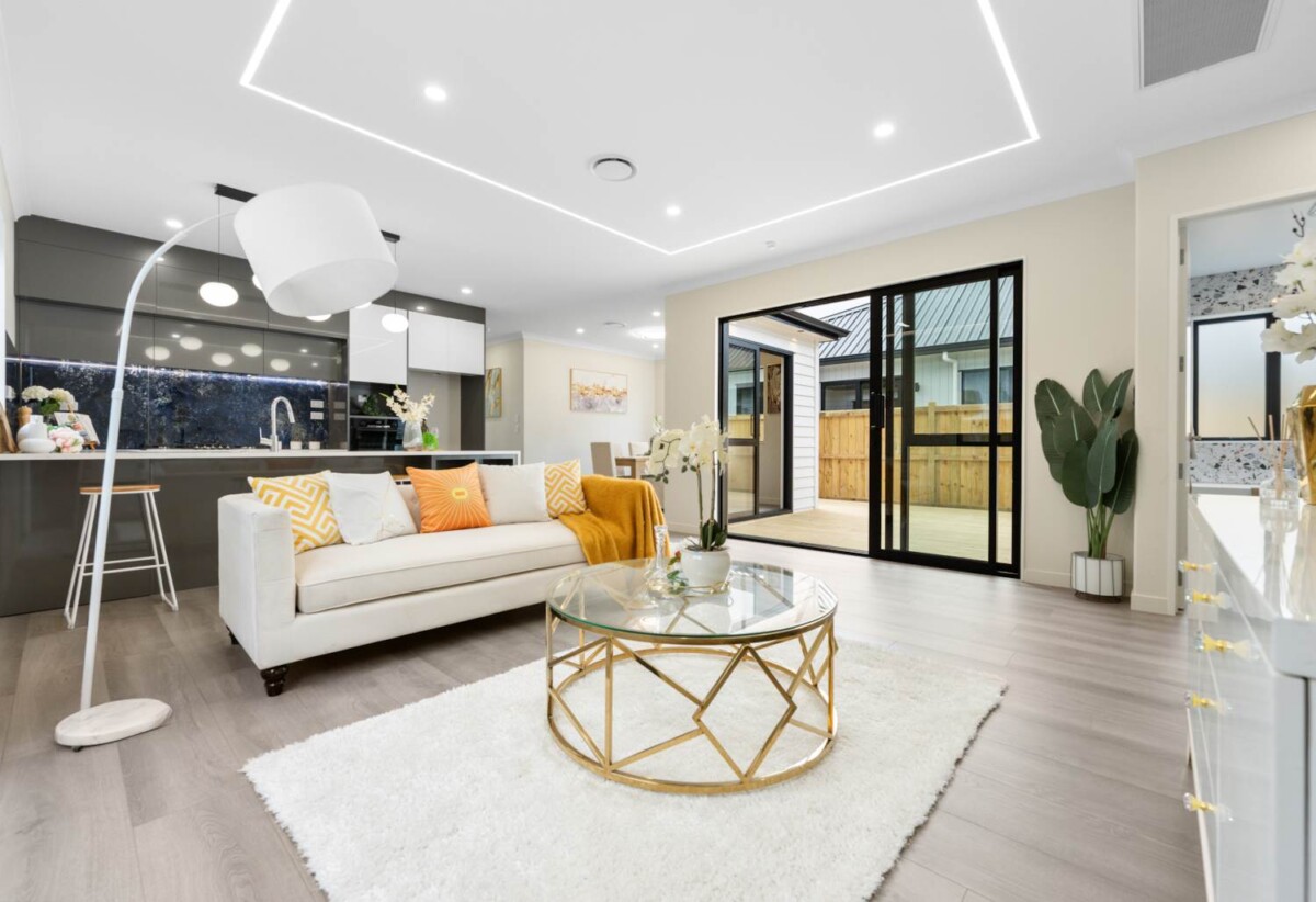 10-year Master Build Warranty, 4 beds house, 2 master suites 2 kitchens, The front master suite features its own entrance , 12 Bannockburn Road, Papakura, Auckland