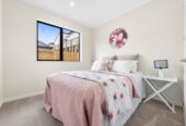 10-year Master Build Warranty, 4 beds house, 2 master suites 2 kitchens, The front master suite features its own entrance , 12 Bannockburn Road, Papakura, Auckland