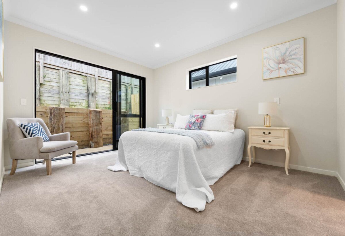 10-year Master Build Warranty, 4 beds house, 2 master suites 2 kitchens, The front master suite features its own entrance , 12 Bannockburn Road, Papakura, Auckland
