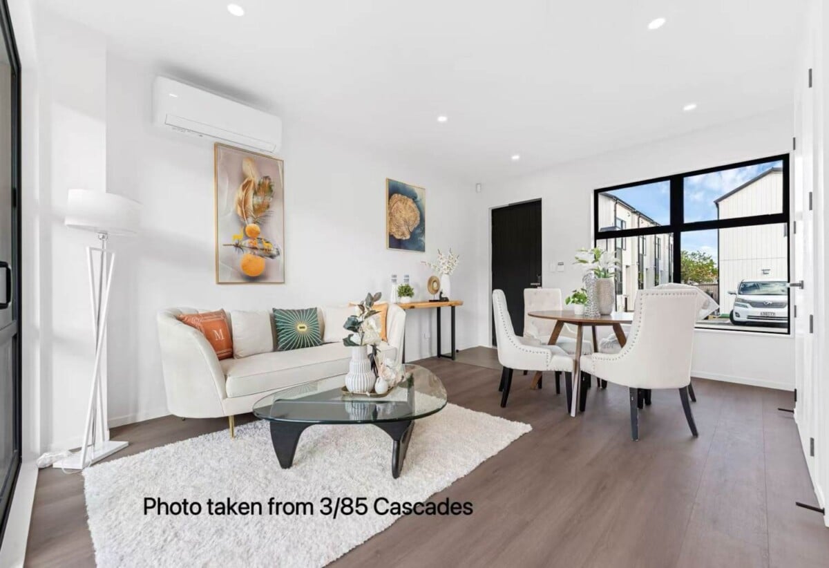 Move-in ready, brandnew 2 beds 2.5 bath 1 car park home, 0.7 km to Elm Park School, 1.3 km to Pakuranga College, 1.6 km to Farm Cove Intermediate, 12/85 Cascades Road, Pakuranga Heights, Auckland