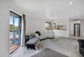 2 beds 1 bath apartment with garage, close to supermarkets, the post office, train station, 4/77 St George Street, Papatoetoe, Auckland
