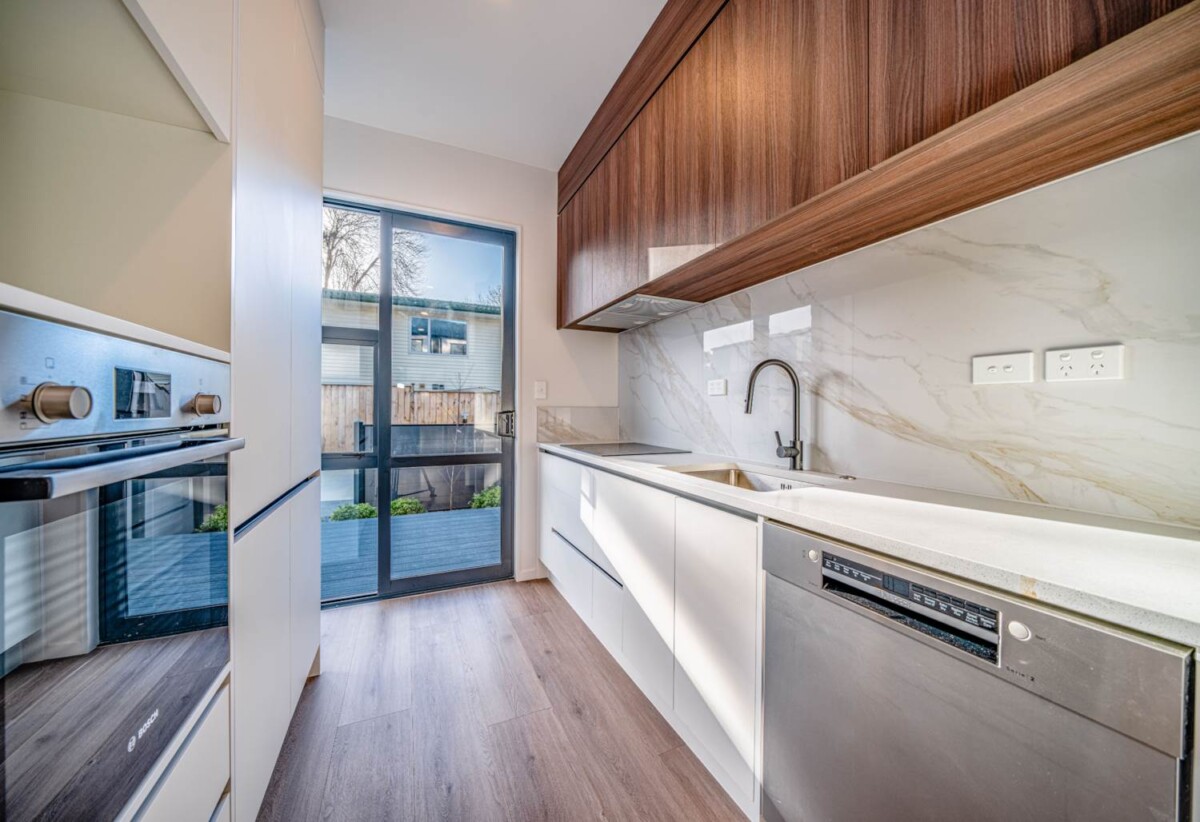 Move-in ready, brandnew 3 beds 2 bath 1 car park home, 0.7 km to Elm Park School, 1.3 km to Pakuranga College, 1.6 km to Farm Cove Intermediate, 15/85 Cascades Road, Pakuranga Heights, Auckland