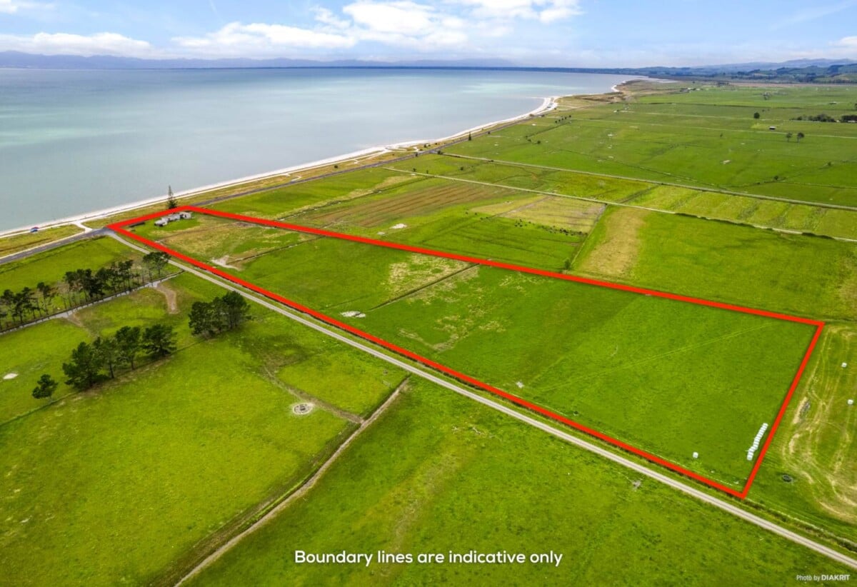 Make an offer, Hauraki Plains College zone, beach on your doorstep, 2 beds house on 4ha land, All Offers Invited, do-up or build your dream home, 587 East Coast Road, Kaiaua, The Coromandel, Waikato