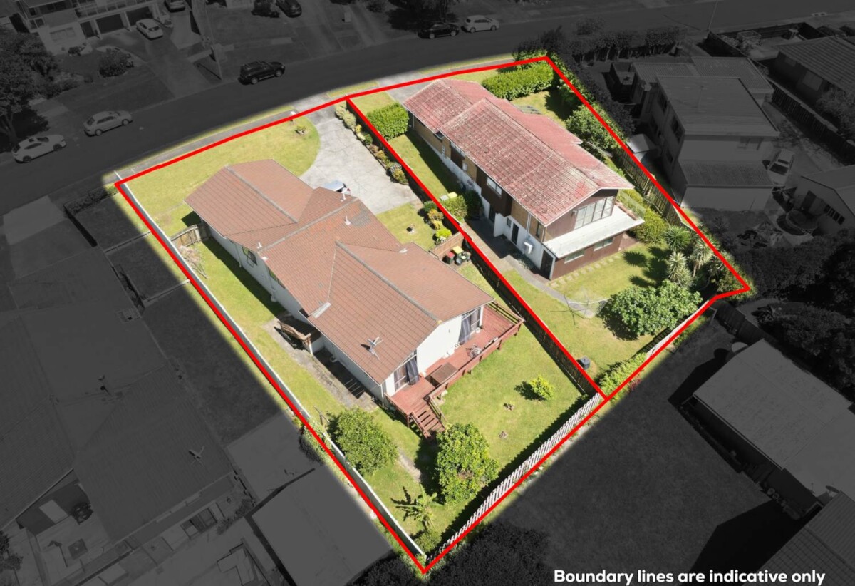 3 beds house on 677m² section, 22 & 24 Luton Avenue together totalling approximately 1,294m² (617m² + 677m²), 24 Luton Avenue, Sunnyhills, Auckland
