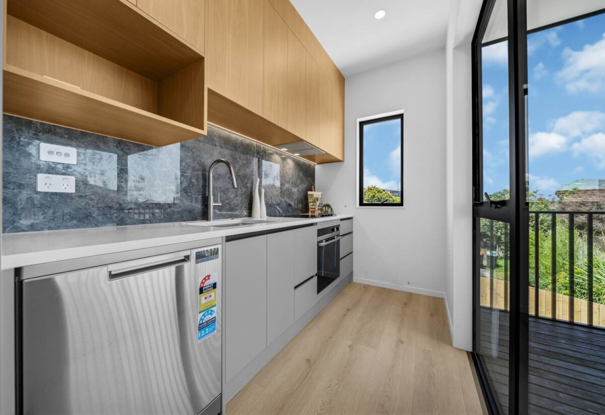 5 Terraced Homes; Inviting offers in $600,000’s range, brandnew freehold 3 beds 2 baths home, wrapped-in carport with internal access, 11 Funnell Place, Manurewa, Auckland