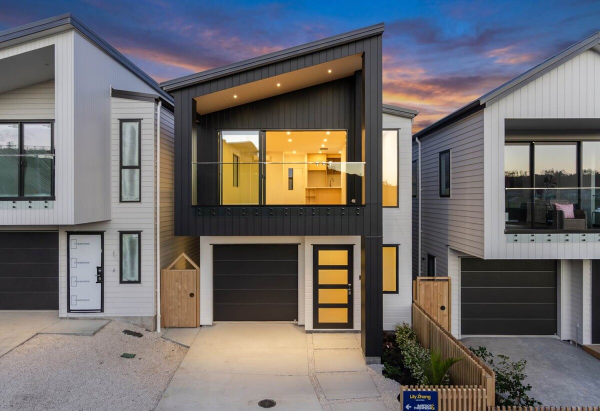 10-Year Master Build warranty., brandnew 3 beds house, moments from Long Bay Beach, vibrant shops, and quality schools, 12 Tikati Rise, Long Bay, Auckland