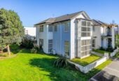 5 Beds Home with Loft & Double Garage, minutes to Southgate Shopping Centre, 13 Phar Lap Crescent, Takanini, Auckland