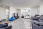 5 Beds Home with Loft & Double Garage, minutes to Southgate Shopping Centre, 13 Phar Lap Crescent, Takanini, Auckland