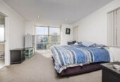 5 Beds Home with Loft & Double Garage, minutes to Southgate Shopping Centre, 13 Phar Lap Crescent, Takanini, Auckland