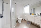 5 Beds Home with Loft & Double Garage, minutes to Southgate Shopping Centre, 13 Phar Lap Crescent, Takanini, Auckland