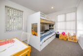 5 Beds Home with Loft & Double Garage, minutes to Southgate Shopping Centre, 13 Phar Lap Crescent, Takanini, Auckland