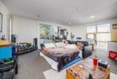5 Beds Home with Loft & Double Garage, minutes to Southgate Shopping Centre, 13 Phar Lap Crescent, Takanini, Auckland