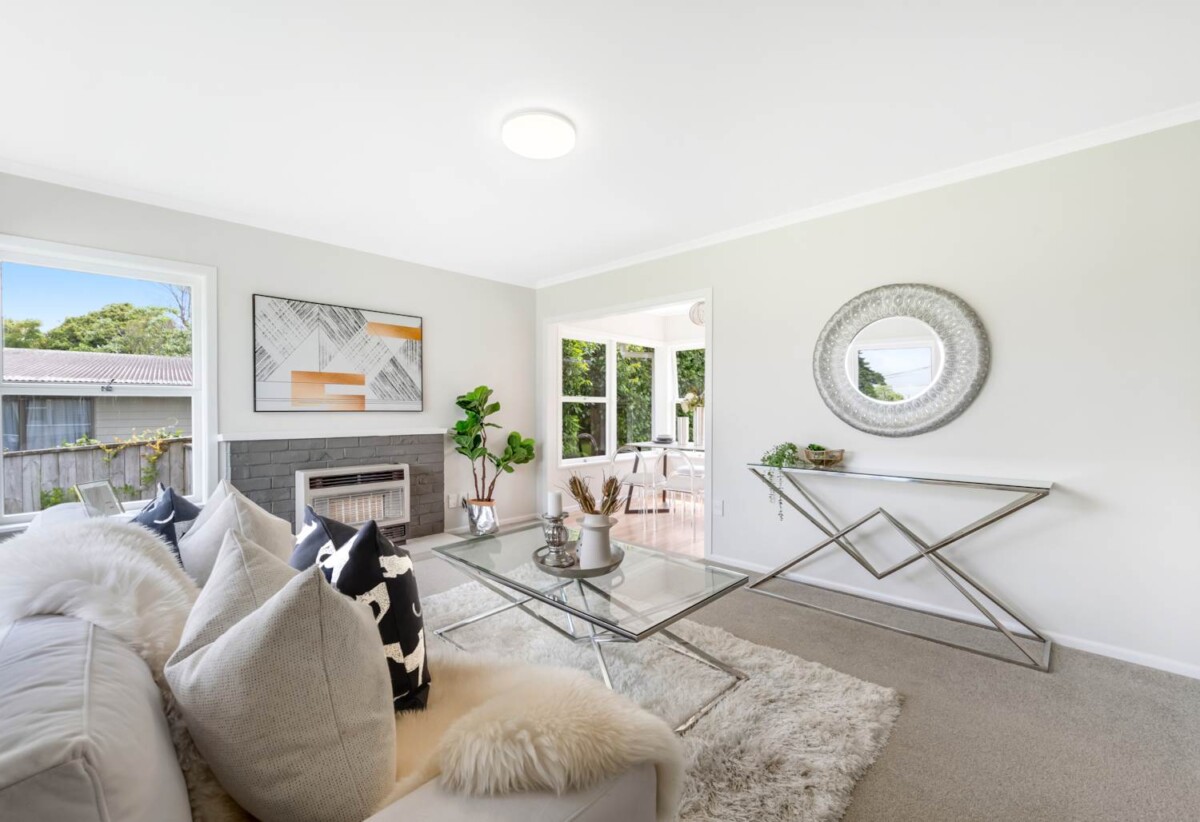 3 beds house on 959m² section, walks to schools, shops, park, 5 Mackwood Place, Birkdale, Auckland