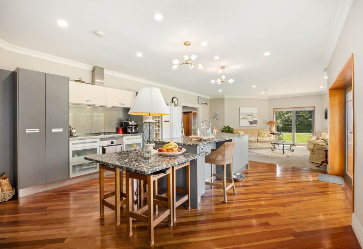 Luxury 6 beds lifestyle house on 2.4568ha land, Just a short distance from the Wainui Golf Club, 251 Whitehills Road, Waitoki, Wainui, Auckland