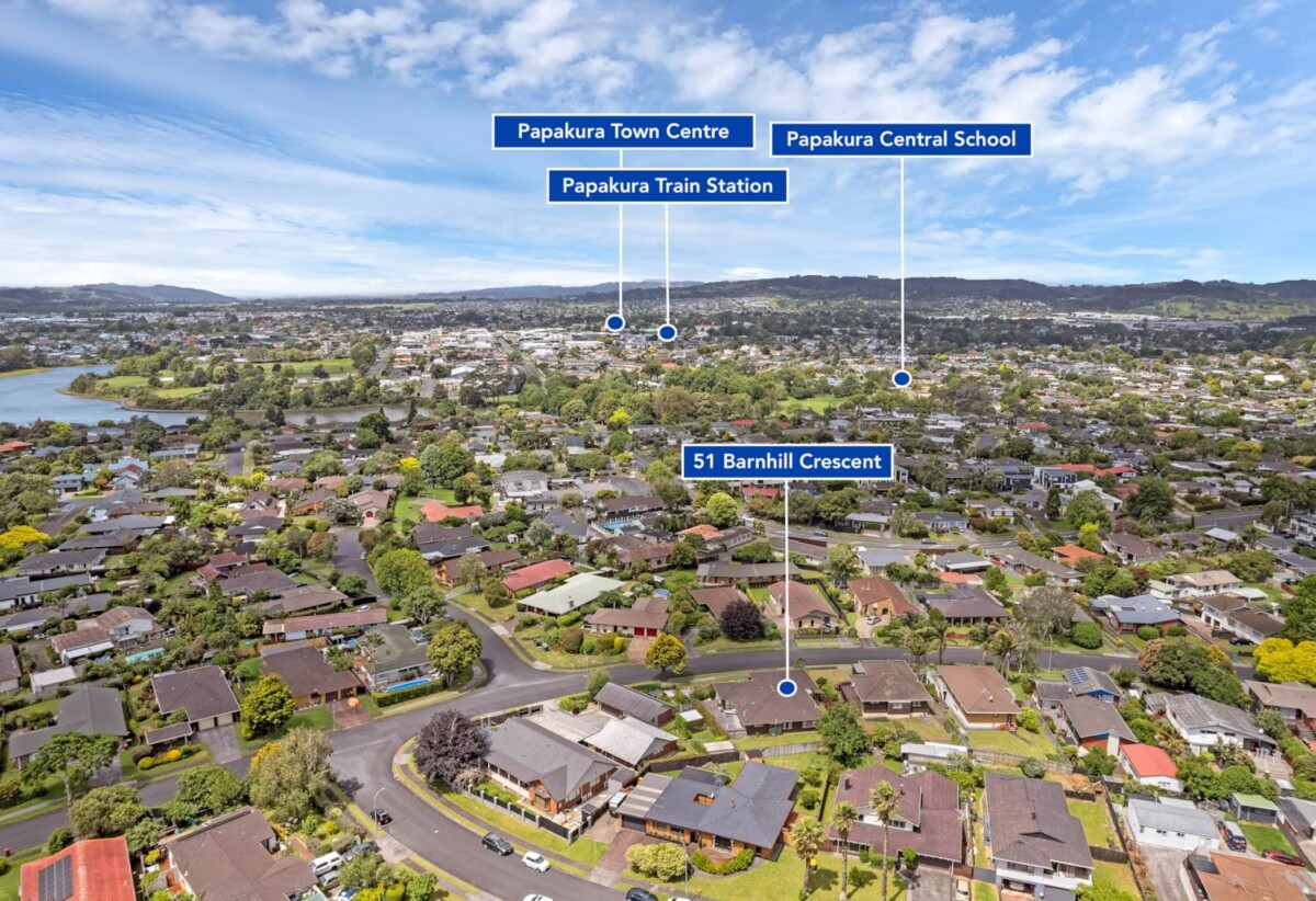 Brick 4 beds 3 baths house on 830m² section, walks to schools, 51 Barnhill Crescent, Papakura, Auckland