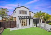 Chapel Downs School and Sancta Maria College zone, 3 beds house on 374m² section, walks to schools, 8 McKittrick Avenue, Flat Bush, Auckland