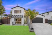 Chapel Downs School and Sancta Maria College zone, 3 beds house on 374m² section, walks to schools, 8 McKittrick Avenue, Flat Bush, Auckland