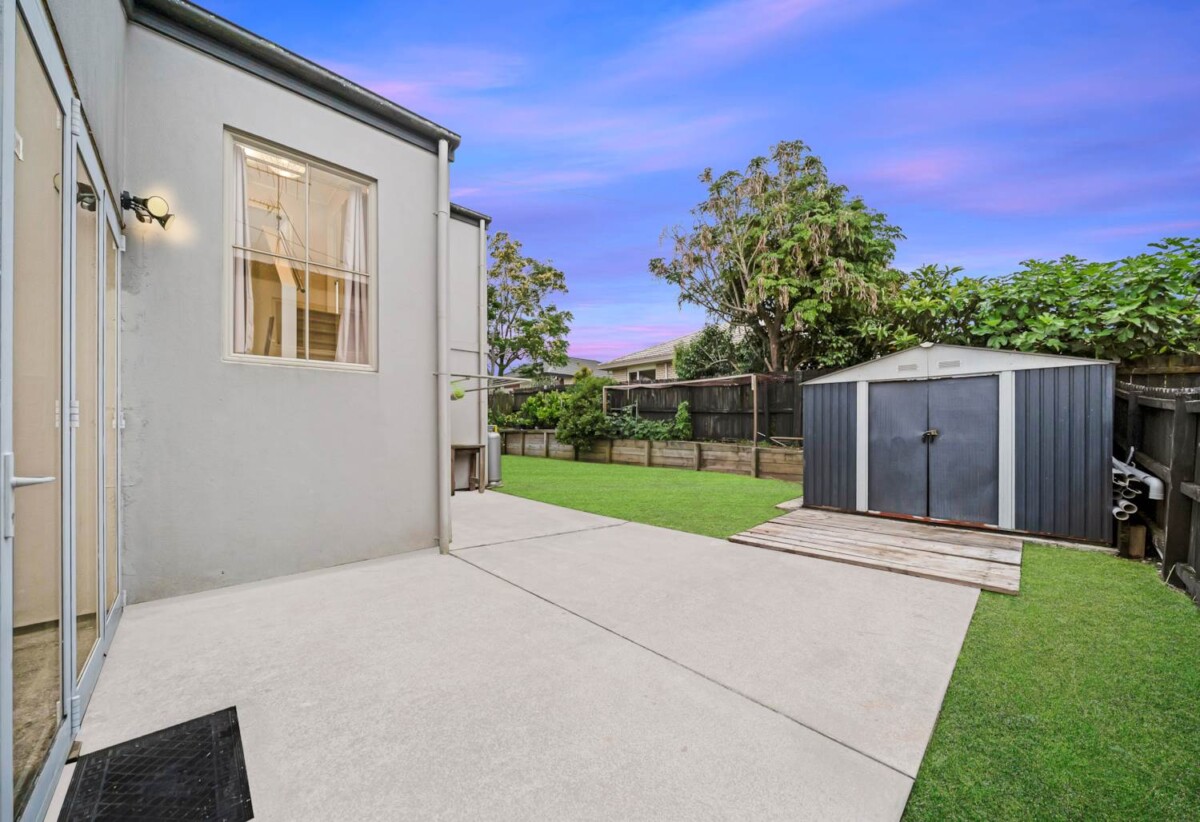Chapel Downs School and Sancta Maria College zone, 3 beds house on 374m² section, walks to schools, 8 McKittrick Avenue, Flat Bush, Auckland