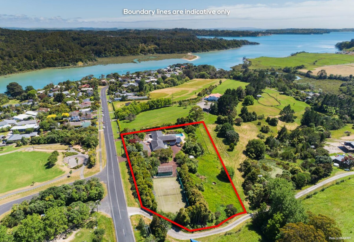 Vendor purchased elsewhere, committed selling, 436m²  Brick 5 beds + office, 4.5 bath house on 8001m² land, including 1 bed 1bath guest suite, Full-sized tennis court, pool, minutes to Albany Mall and Long Bay Village & beaches, 70 Okura River Road, Okura, Auckland