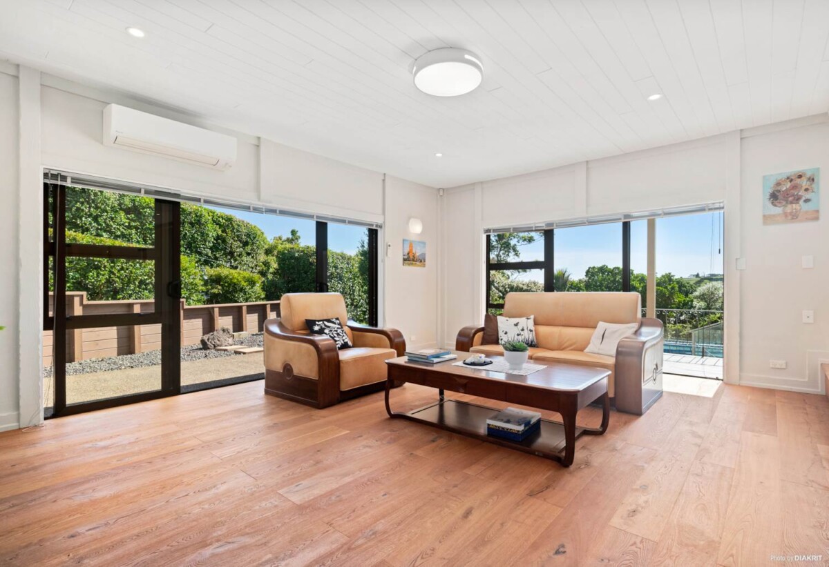 Vendor purchased elsewhere, committed selling, 436m²  Brick 5 beds + office, 4.5 bath house on 8001m² land, including 1 bed 1bath guest suite, Full-sized tennis court, pool, minutes to Albany Mall and Long Bay Village & beaches, 70 Okura River Road, Okura, Auckland