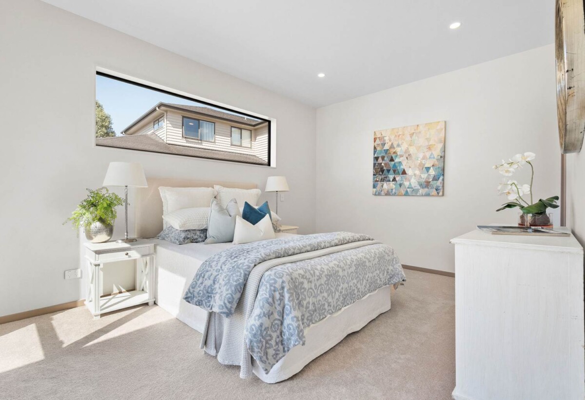 Sherwood School (Auckland) zone, brandnew 5 beds house, 2 kitchens, 2 master suites ( 1 Ensuite ground floor), walks to schools, Lot 2/880 East Coast Road, Browns Bay, Auckland