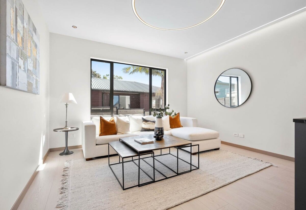 Sherwood School (Auckland) zone, brandnew 5 beds house, 2 kitchens, 2 master suites ( 1 Ensuite ground floor), walks to schools, Lot 2/880 East Coast Road, Browns Bay, Auckland