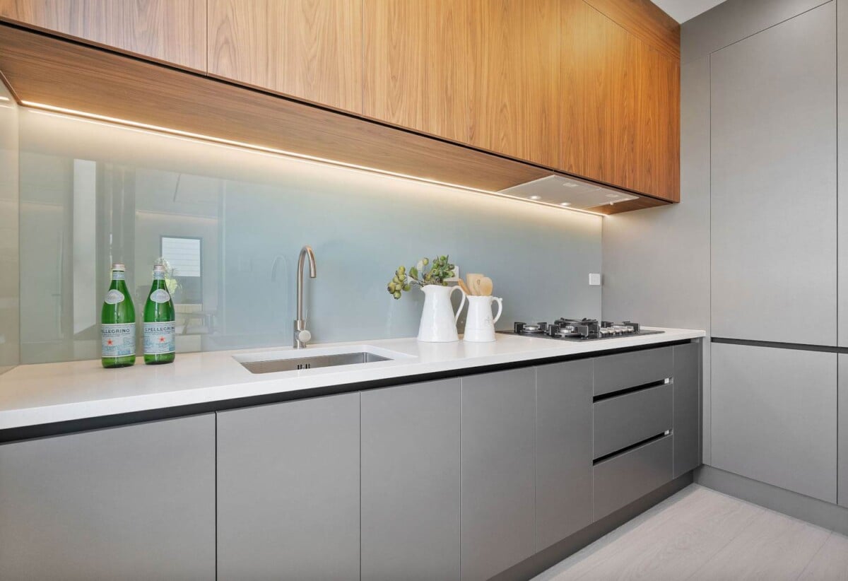 Sherwood School (Auckland) zone, brandnew 5 beds house, 2 kitchens, 2 master suites ( 1 Ensuite ground floor), walks to schools, Lot 2/880 East Coast Road, Browns Bay, Auckland
