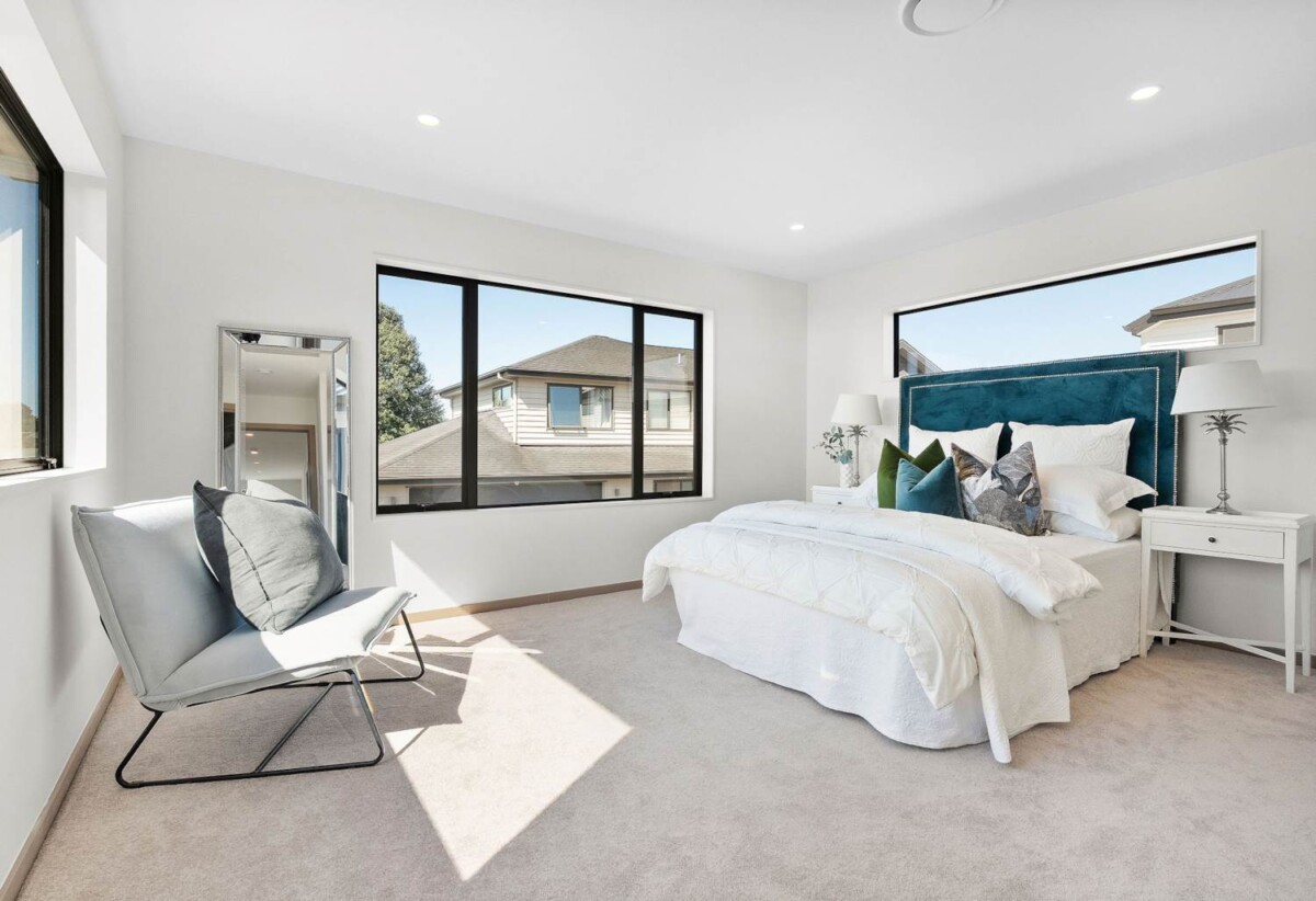 Sherwood School (Auckland) zone, brandnew 5 beds house, 2 kitchens, 2 master suites ( 1 Ensuite ground floor), walks to schools, Lot 2/880 East Coast Road, Browns Bay, Auckland